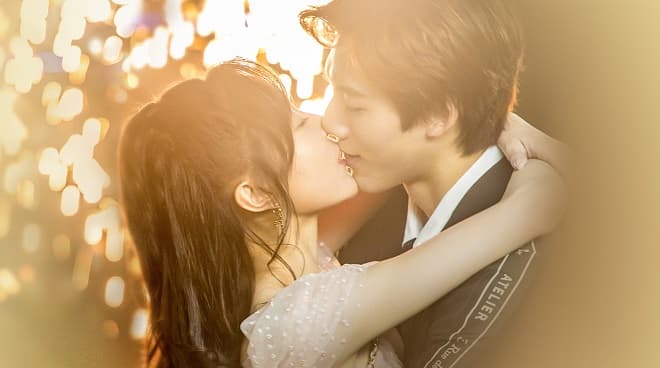 Gặp Nhau Giữa Biển Người